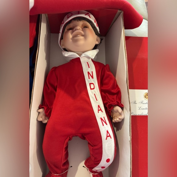 New Vintage Rare 21" Fantasy Collection Porcelain Indiana
Hoosiers Baby Doll COA - Picture 3 of 9